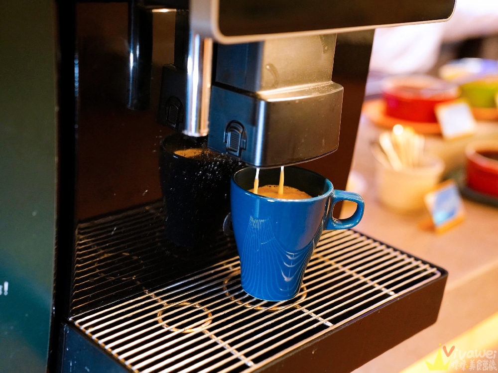 宜蘭礁溪住宿｜『長榮鳳凰酒店(礁溪)』開箱生日我最大方案&鳳凰飴號！客房生日布置&免費生日蛋糕！鳳凰飴號的星巴克咖啡下午茶&晚上Happy Hour暢飲！