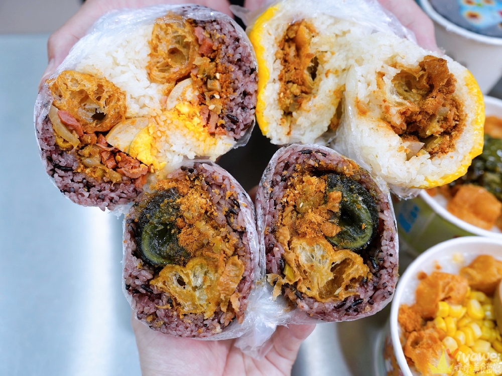 苗栗市美食｜『UBON廚房』必點超狂的大份量飯糰！推薦皮蛋飯糰+叉燒飯糰加辣！隱藏版綜合粥料多到爆！