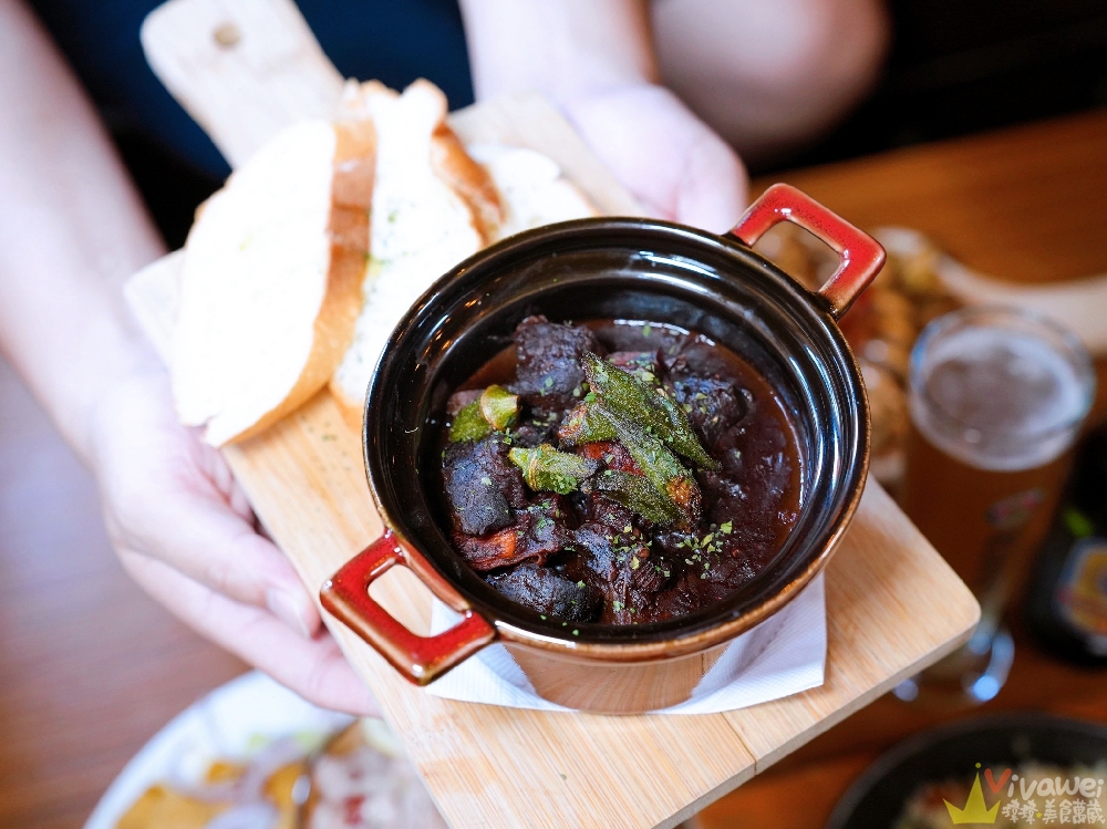 新竹竹北美食｜『ABV加勒比海餐酒館-竹北旗艦店』多國特色異國料理&早午餐&超過300種世界精釀啤酒！小酌小聚首選！