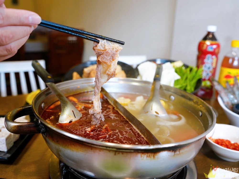 桃園市美食|『鐵木真麻辣鴛鴦火鍋』在地開業多年的單點傳統台式麻辣鍋~鴨血和豆腐免費續加! 桃園市美食|『鐵木真麻辣鴛鴦火鍋』在地開業多年的單點傳統台式麻辣鍋~鴨血和豆腐免費續加!