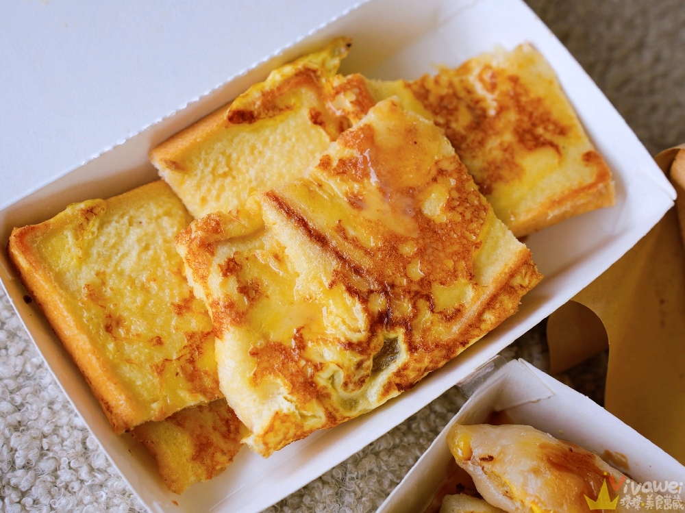 苗栗市美食｜『朝日三明治』平日限定！英才路上的行動早餐車～專賣盒裝三明治&鐵板吐司&法式吐司&粉漿蛋餅！