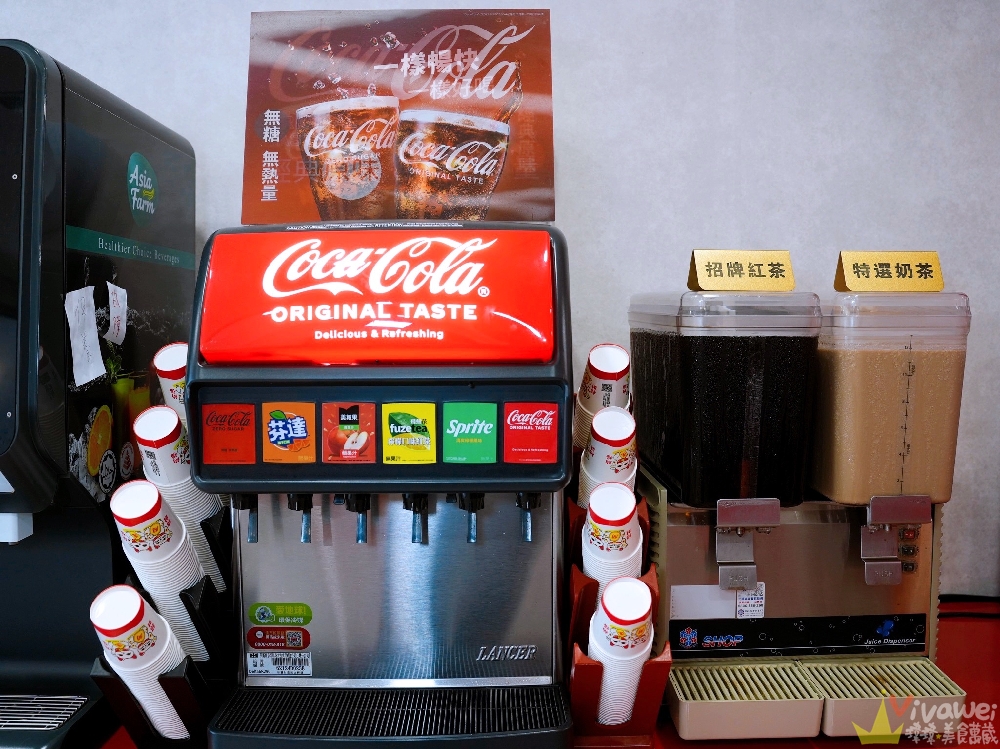 苗栗市美食｜『紅吱吱平價牛排館-苗栗店』排餐只要180元起~可免費加麵一次！自助吧享濃湯,爆米花,抹醬吐司,冷熱飲,霜淇淋免費吃到飽！