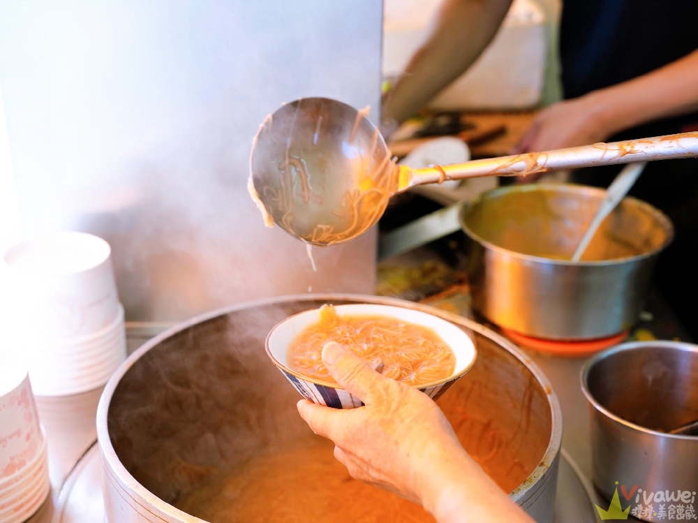 桃園平鎮美食｜『巷仔口早餐』隱藏版的無招牌早餐！招牌手工現桿蛋餅～搭配麵線&滷肉飯等中式早餐！