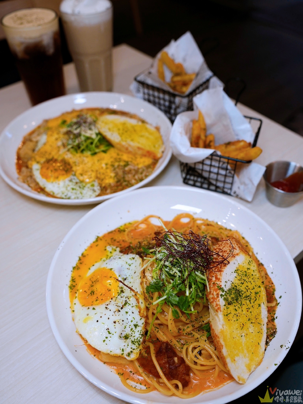 桃園中壢美食｜『好哄HAO HONG』中原學生最愛的義大利麵！份量十足的義大利麵&燉飯！炸物和飲料也很出色！