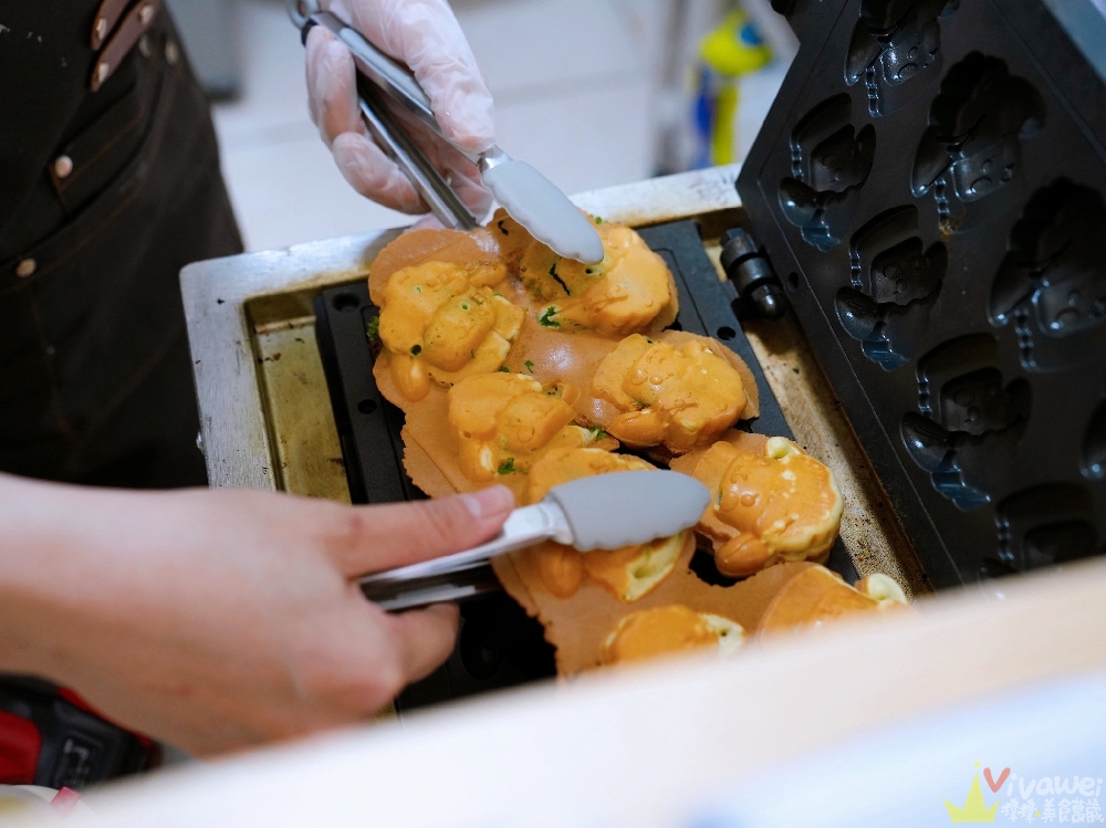 苗栗頭份美食｜『羊太咬咬 創意雞蛋燒』平日限定的療癒系下午茶！黑糖麻糬爆餡+香菜皮蛋創意口味雞蛋糕！