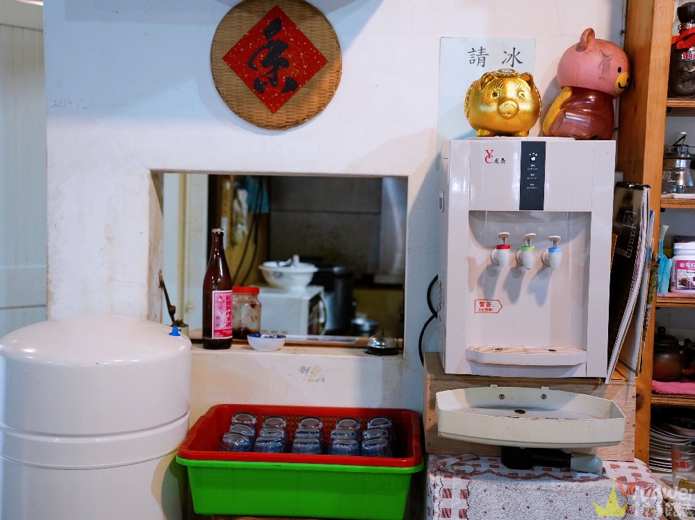 苗栗大湖美食｜『好師父牛排館』在地傳統平價牛排館！附玉米濃湯與紅茶！推薦必點牛肉炒飯&鐵板麵比排餐更值得吃！