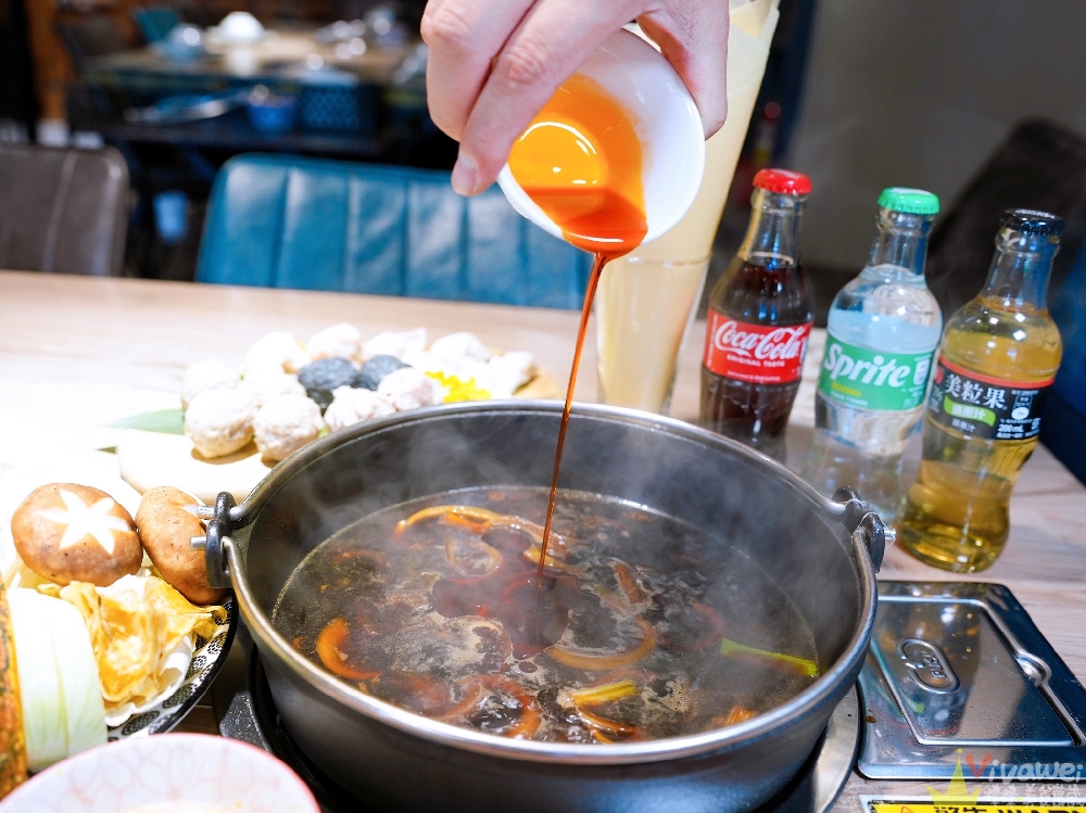 桃園中壢美食|『鍋強強極緻火鍋』新升級桌邊蔬菜免費續&氣泡飲料暢飲&指定套餐+100元肉肉吃到飽!附設免費停車場~親子友善餐廳~回訪多次的質感火鍋店! 桃園中壢美食|『鍋強強極緻火鍋』新升級桌邊蔬菜免費續&氣泡飲料暢飲&指定套餐+100元肉肉吃到飽!附設免費停車場~親子友善餐廳~回訪多次的質感火鍋店!