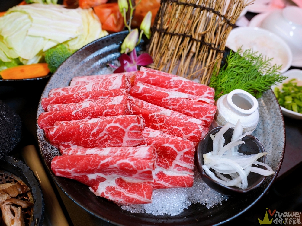 桃園市美食｜『岩漿火鍋-桃園中正店』桃園麻辣火鍋推薦！藝文特區高級質感鍋物~鍋底免費續加還能外帶！