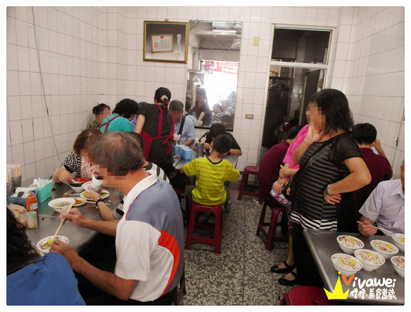 和平火雞肉飯：嘉義市東區｜便宜又實在的雞片飯及10元小菜『和平嘉義火雞肉飯』Chiayi 在地 便當 雞肉飯 滷肉飯