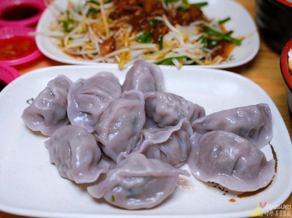 桃園中壢美食｜『餃餃好喫-深夜食堂』營業至凌晨兩點的深夜食堂！必吃膠質滿滿的滷肉飯&金黃酥脆的煎餃！