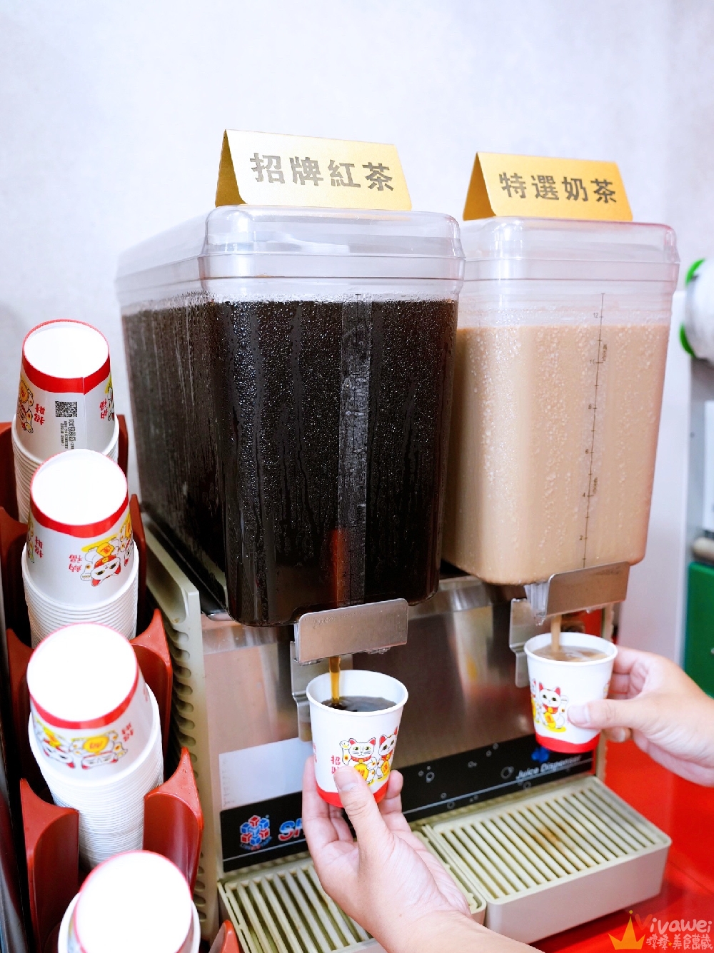 苗栗市美食｜『紅吱吱平價牛排館-苗栗店』排餐只要180元起~可免費加麵一次！自助吧享濃湯,爆米花,抹醬吐司,冷熱飲,霜淇淋免費吃到飽！