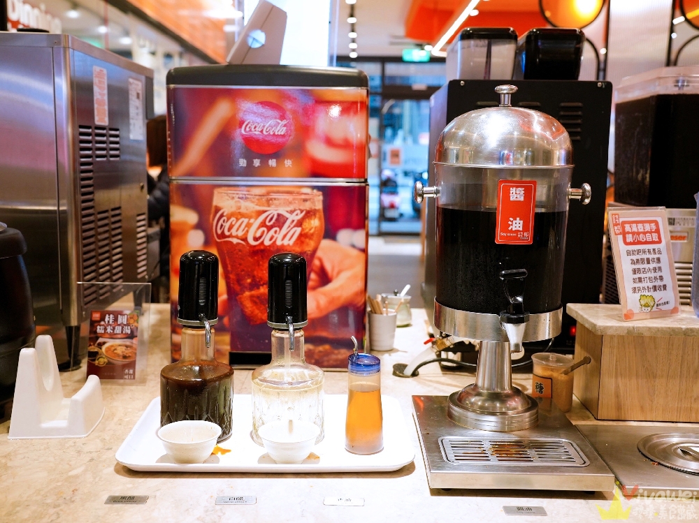 桃園中壢美食｜『錢都日式涮涮鍋-中壢新生店』平日限定經濟雙拼海陸鍋超划算~自助吧飲料,甜湯,冰沙,冰淇淋吃到飽！