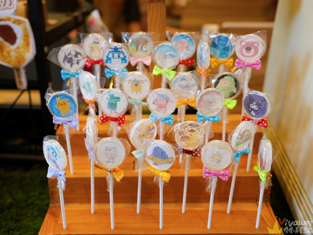 苗栗大湖美食｜『HEN厚實雞蛋糕』大湖酒莊草莓季限定美食推薦~假日才吃得到！必點綜合雞蛋糕+草莓糖葫蘆~造型可愛又好拍！