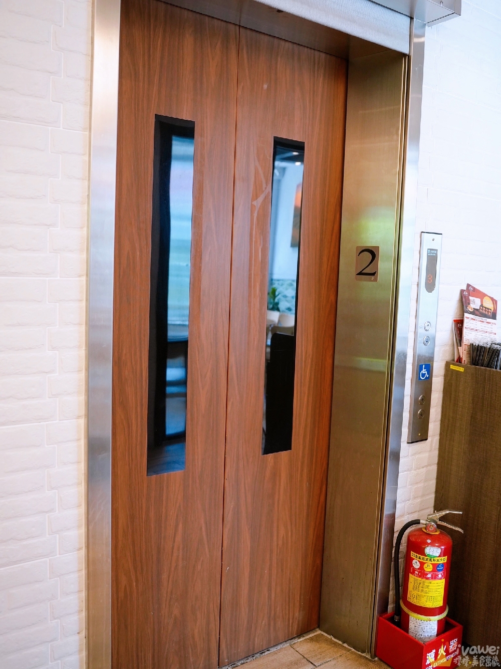 桃園市美食｜『易鼎活蝦（新桃園店）』中路特區聚餐首選！包廂空間＋免費停車場～大尺寸泰國蝦鮮甜又Q彈！
