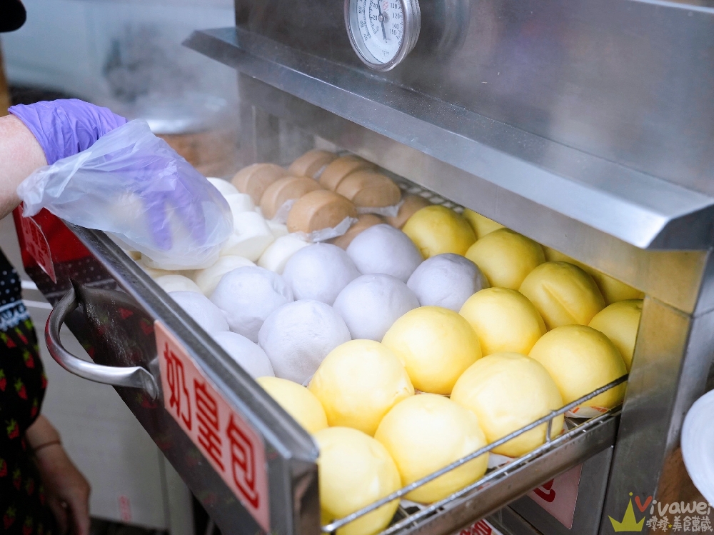 台中北屯美食｜『永和四海豆漿大王-東山店』品項超多的早餐及宵夜選擇~大推燒餅豬排生菜加蛋!