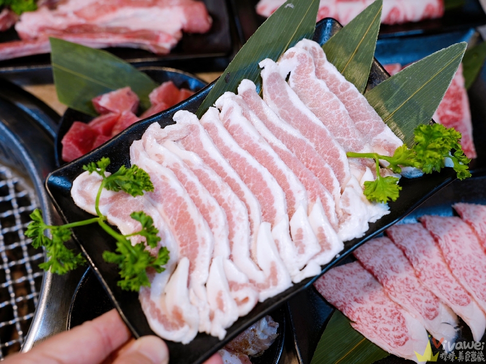桃園市美食｜『三柒燒肉專門店-桃園中華店』桃園火車站新開幕燒肉吃到飽！日本A5和牛+波士頓龍蝦+松葉蟹腳+鱈場蟹腳無限供應～1988元頂級燒肉吃到飽推薦！