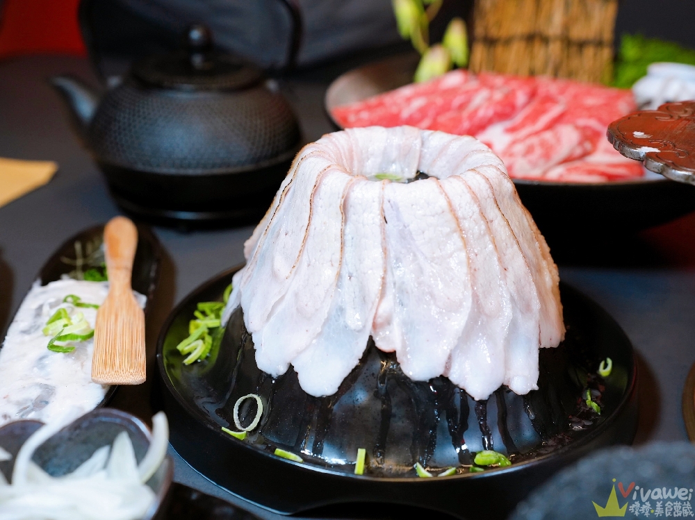 桃園市美食｜『岩漿火鍋-桃園中正店』桃園麻辣火鍋推薦！藝文特區高級質感鍋物~鍋底免費續加還能外帶！