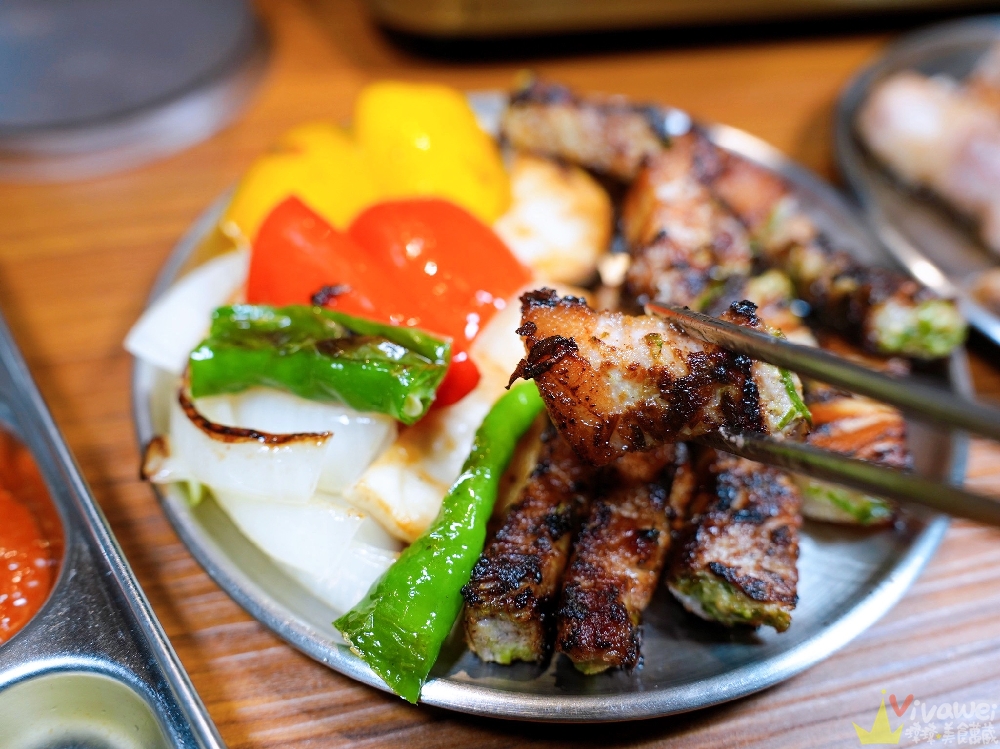 新北板橋美食｜『ABV Bar & Kitchen 韓式餐酒館』板橋車站道地韓式料理餐酒館&超過300款精釀啤酒！韓式小菜吃到飽～還有桌邊韓式烤肉服務！