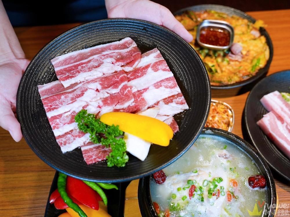 新北板橋美食｜『ABV Bar & Kitchen 韓式餐酒館』板橋車站道地韓式料理餐酒館&超過300款精釀啤酒！韓式小菜吃到飽～還有桌邊韓式烤肉服務！