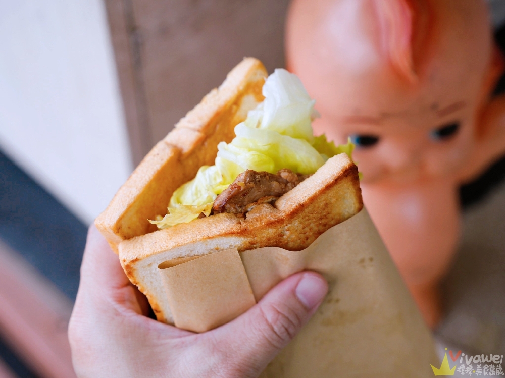 苗栗市美食｜『朝日三明治』平日限定！英才路上的行動早餐車～專賣盒裝三明治&鐵板吐司&法式吐司&粉漿蛋餅！