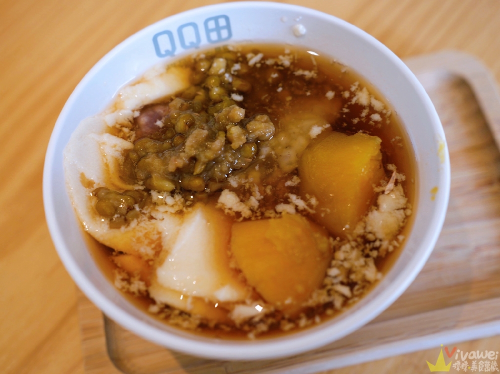 桃園龍潭美食｜『QQ田甜品工坊-桃園龍潭大池店』生意超好！龍潭大池旁的創意日式冰品&仙草&刨冰&豆花&紅豆湯等甜品！
