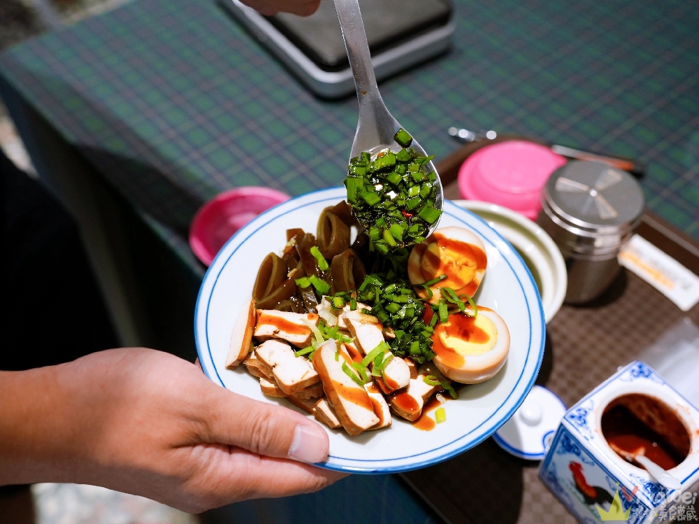 苗栗市美食｜『興旺發飲食』溫馨舒適的小吃店～必點國宴乾板條&控肉飯～還有特色艾草圓紅茶拿鐵！