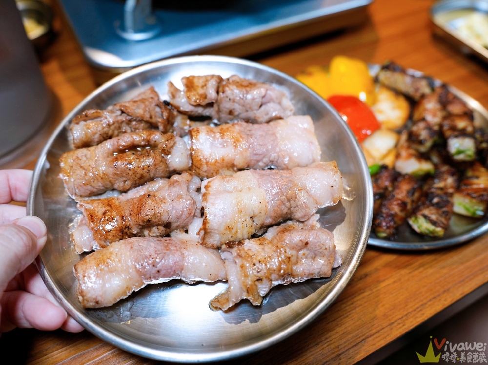 新北板橋美食｜『ABV Bar & Kitchen 韓式餐酒館』板橋車站道地韓式料理餐酒館&超過300款精釀啤酒！韓式小菜吃到飽～還有桌邊韓式烤肉服務！