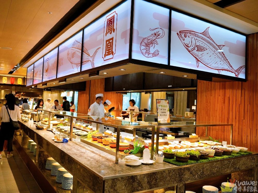 宜蘭礁溪住宿｜『長榮鳳凰酒店(礁溪)』開箱生日我最大方案&鳳凰飴號！客房生日布置&免費生日蛋糕！鳳凰飴號的星巴克咖啡下午茶&晚上Happy Hour暢飲！