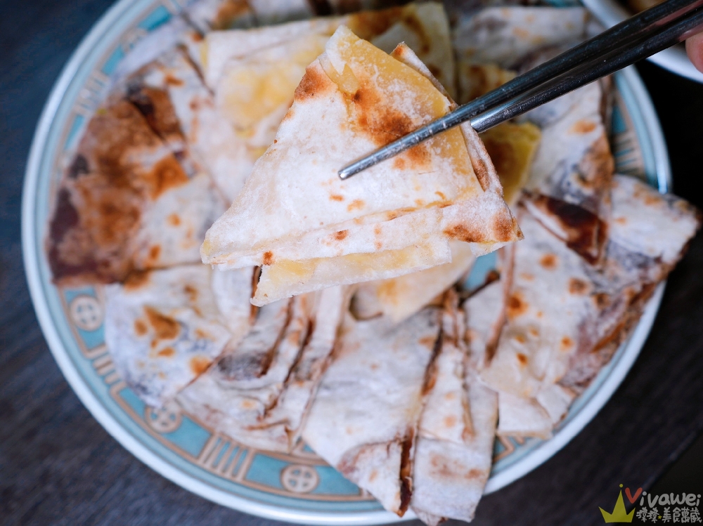 台中北屯美食|『老北京蔥油餅』不起眼的銅板美食~推薦必吃高CP值牛肉捲餅和紅豆沙鍋餅! 台中北屯美食|『老北京蔥油餅』不起眼的銅板美食~推薦必吃高CP值牛肉捲餅和紅豆沙鍋餅!